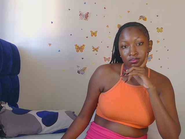 KittyKissess webcam