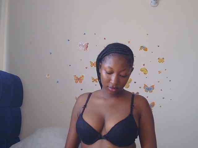 KittyKissess webcam