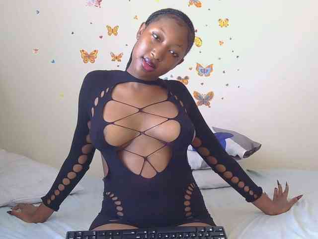 KittyKissess webcam