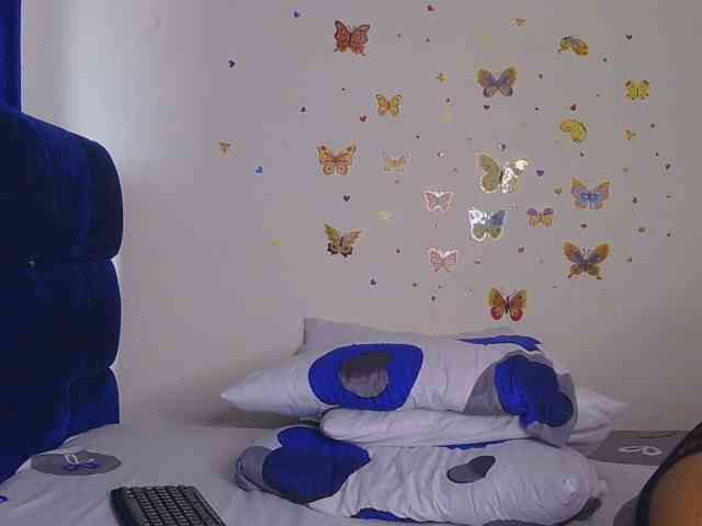 KittyKissess webcam