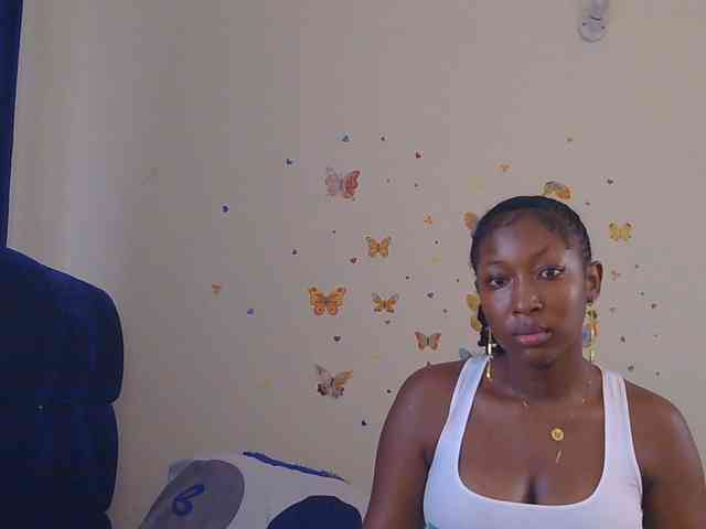 KittyKissess webcam