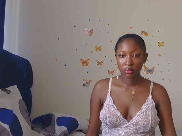 KittyKissess webcam