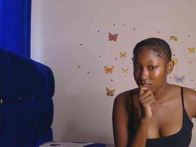 KittyKissess webcam