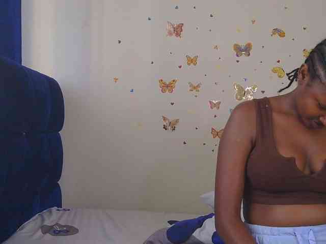 KittyKissess webcam