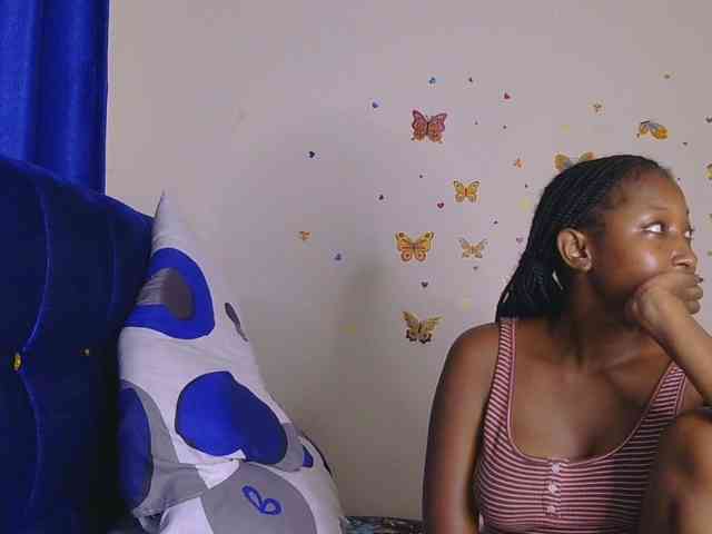KittyKissess webcam