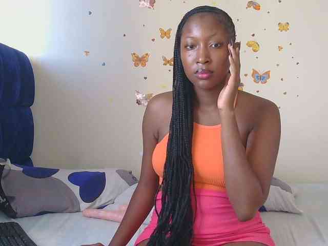 KittyKissess webcam