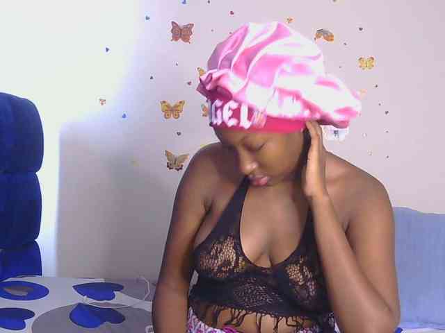 KittyKissess webcam