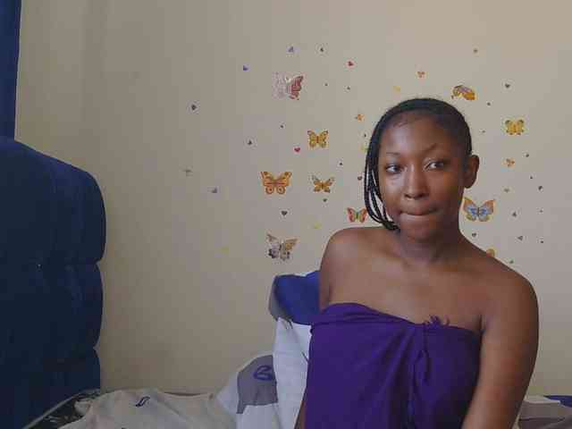 KittyKissess webcam