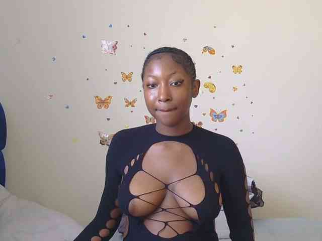 KittyKissess webcam