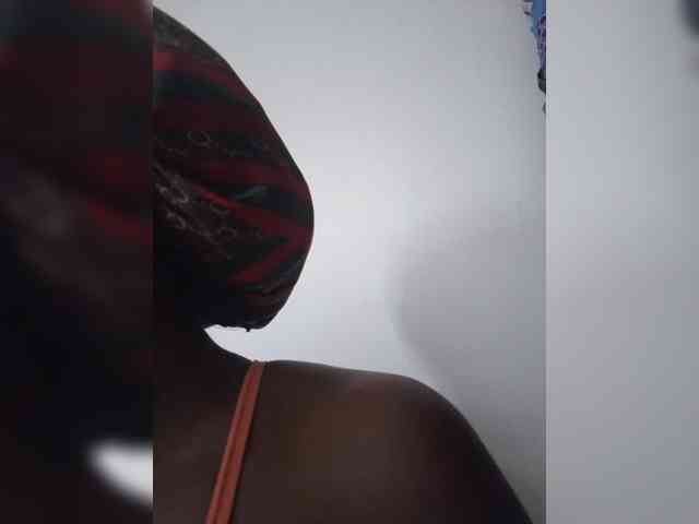 KittyKissess webcam