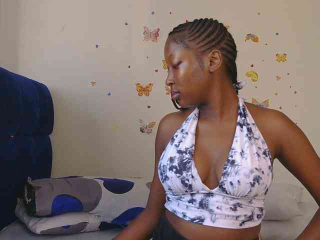KittyKissess webcam