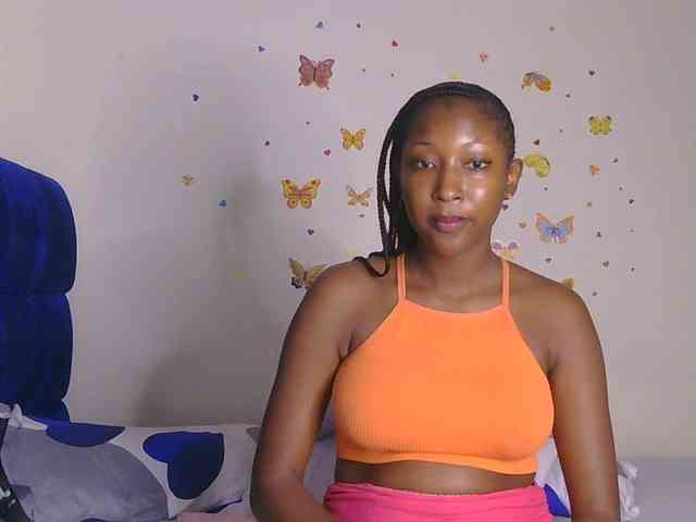 KittyKissess webcam