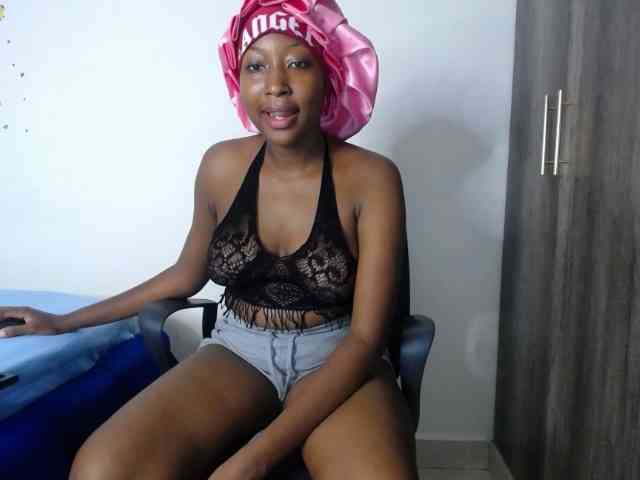 KittyKissess