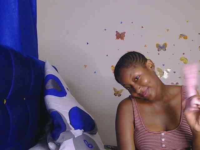 KittyKissess webcam