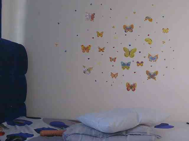KittyKissess webcam