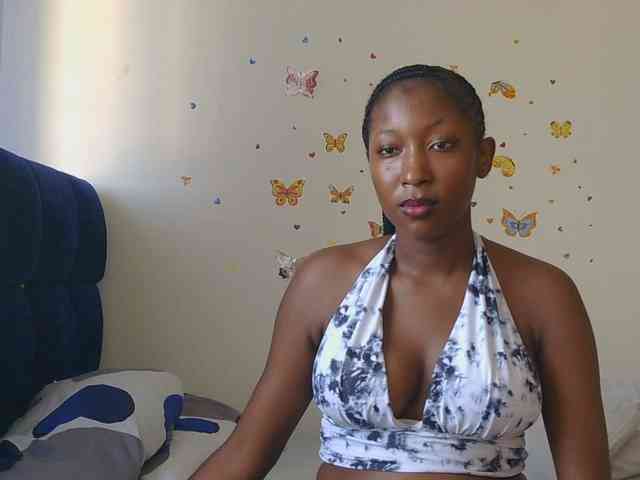 KittyKissess webcam