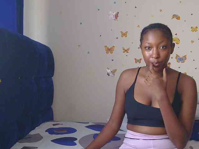 KittyKissess webcam