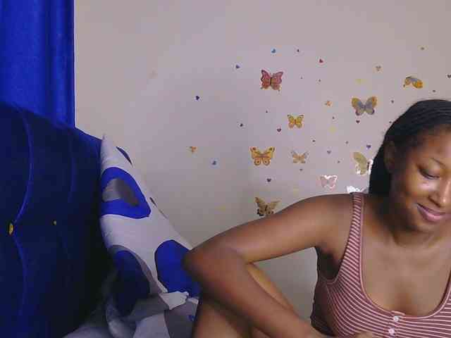 KittyKissess webcam
