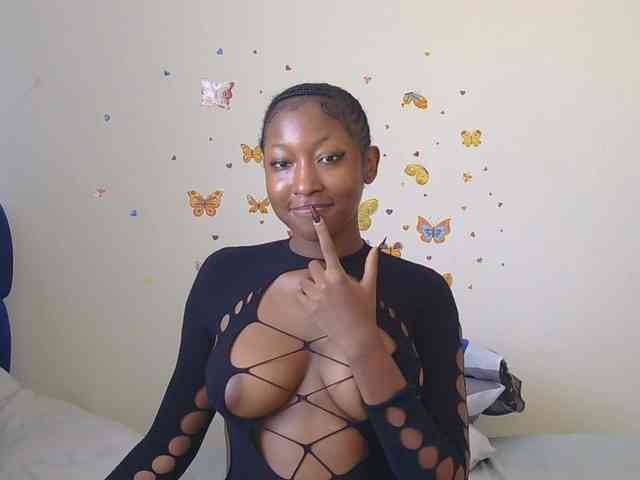 KittyKissess webcam