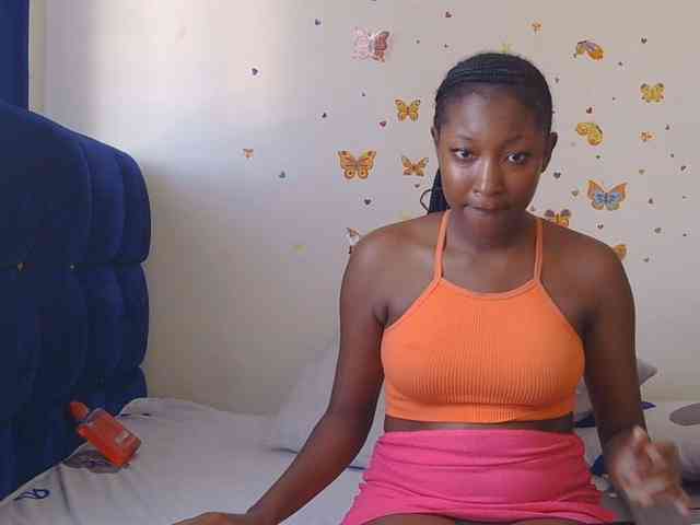 KittyKissess webcam