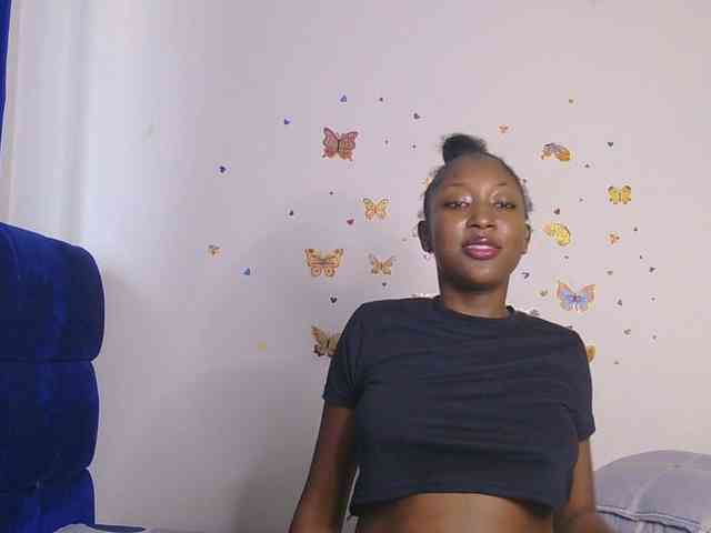 KittyKissess webcam