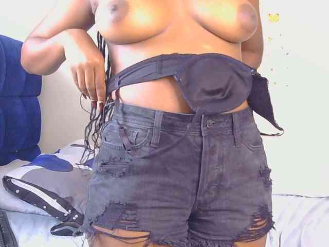 KittyKissess webcam