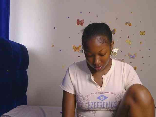 KittyKissess webcam
