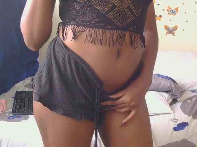 KittyKissess webcam