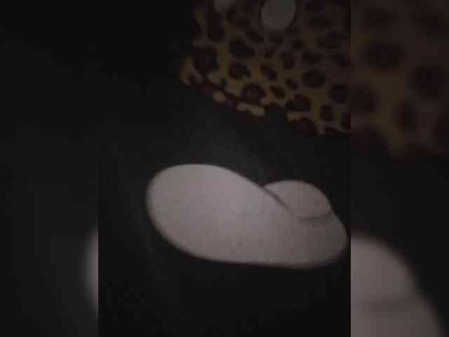 KittyKissess webcam