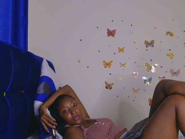 KittyKissess webcam