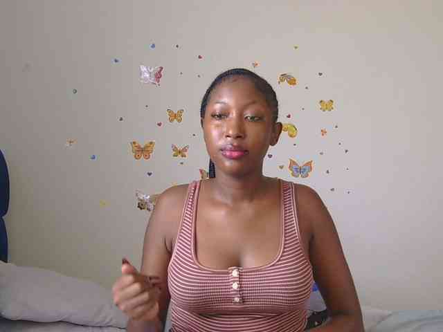 KittyKissess webcam