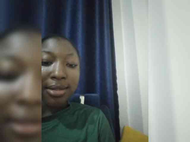 KittyKissess webcam