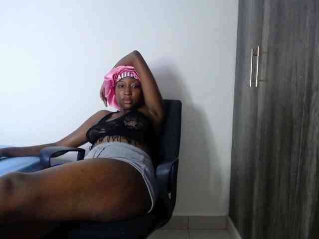 KittyKissess
