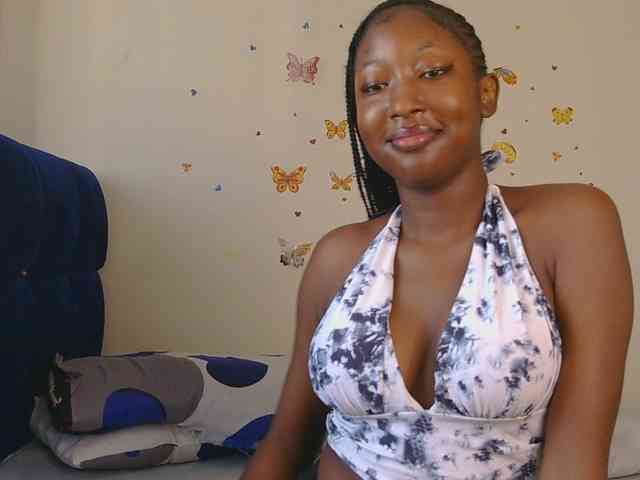 KittyKissess webcam