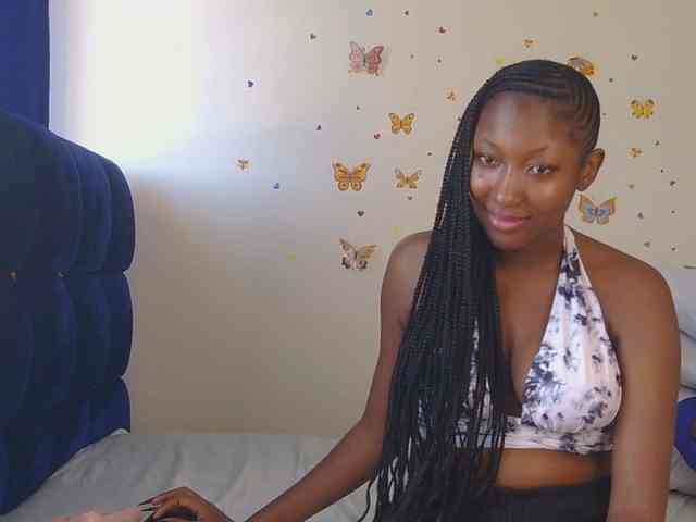 KittyKissess webcam