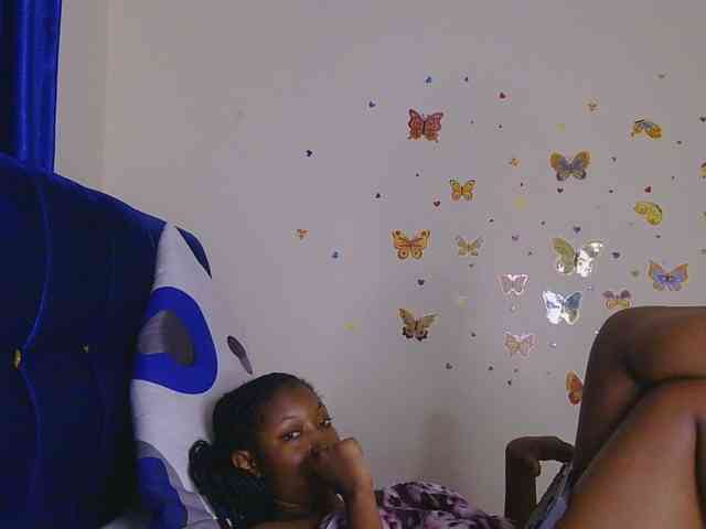 KittyKissess webcam