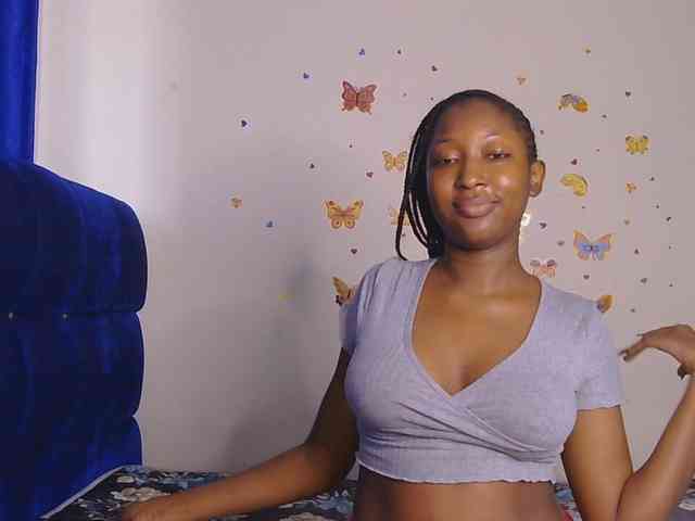 KittyKissess webcam
