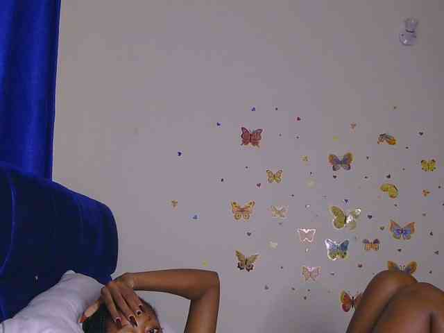 KittyKissess webcam