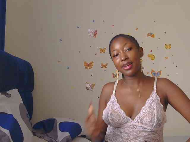 KittyKissess webcam