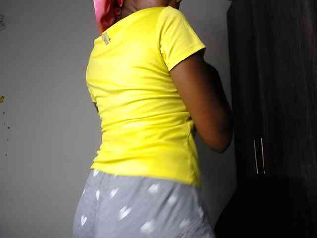 KittyKissess webcam