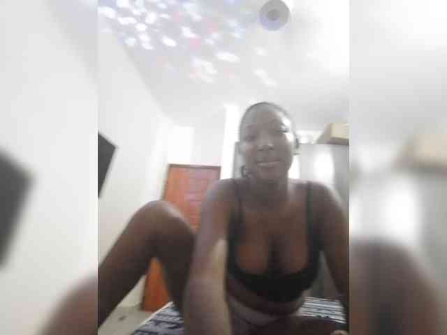 KittyKissess webcam