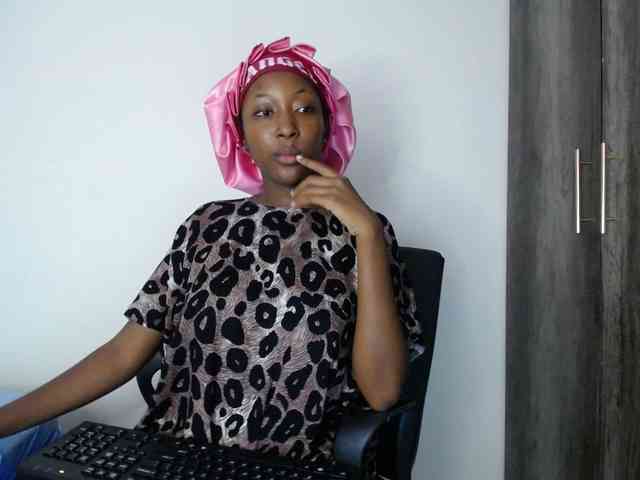 KittyKissess webcam