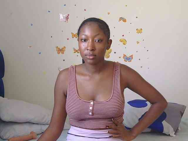 KittyKissess webcam