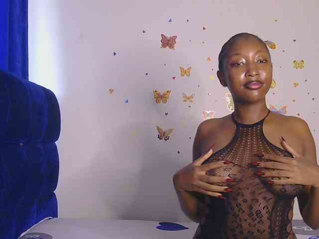 KittyKissess webcam