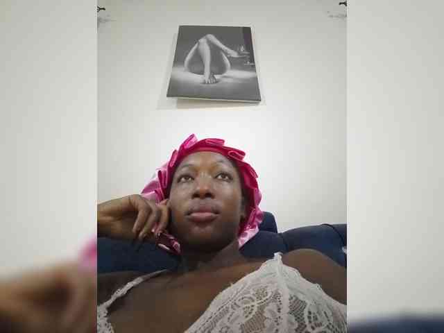 KittyKissess webcam