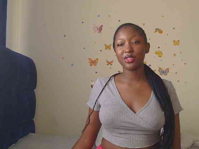 KittyKissess webcam