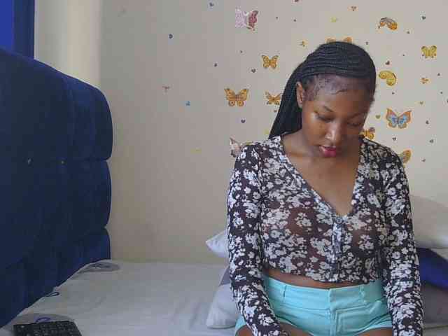 KittyKissess webcam