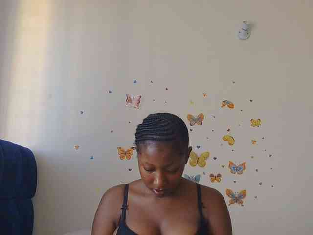 KittyKissess webcam