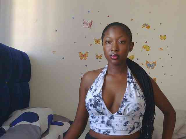 KittyKissess webcam