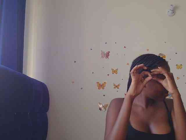 KittyKissess webcam